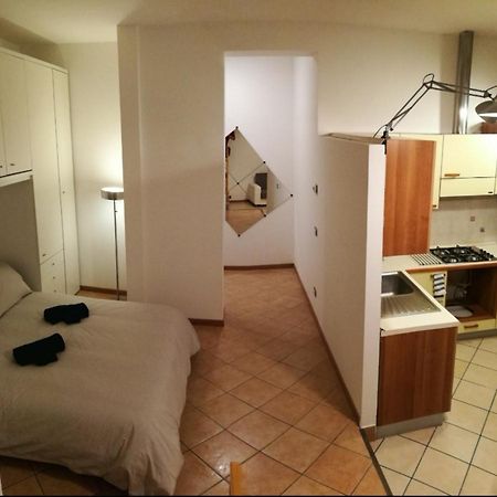 Farolfi Apartments Carracci Болонья Экстерьер фото