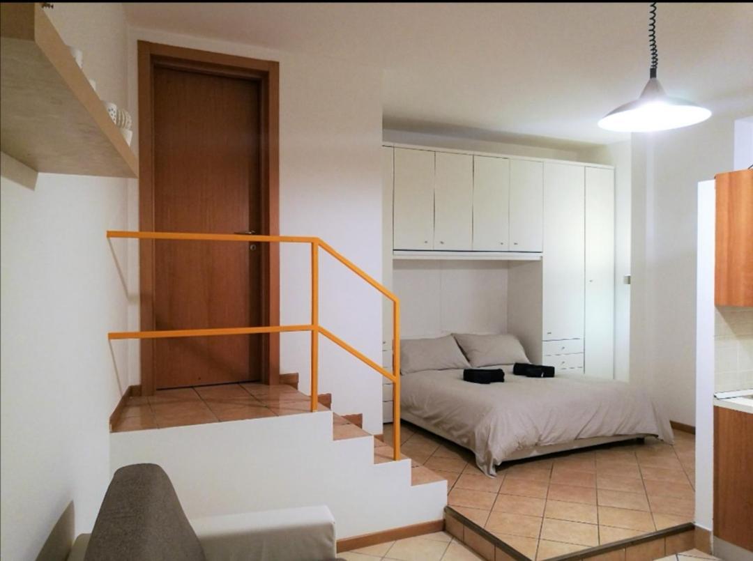 Farolfi Apartments Carracci Болонья Экстерьер фото